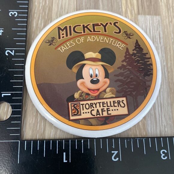 Mickey Mouse storyteller café Disney pin Tale of adventure safari hat button - Picture 3 of 4
